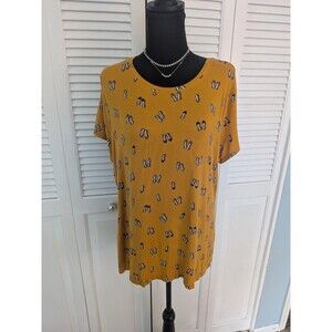 APT. 9 Top Womans 2X Unique Mustard Yellow Black Shoe Print Tee Blouse Normcore